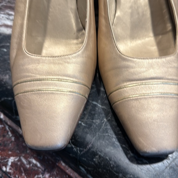 Shoes - Picture 5 of 6